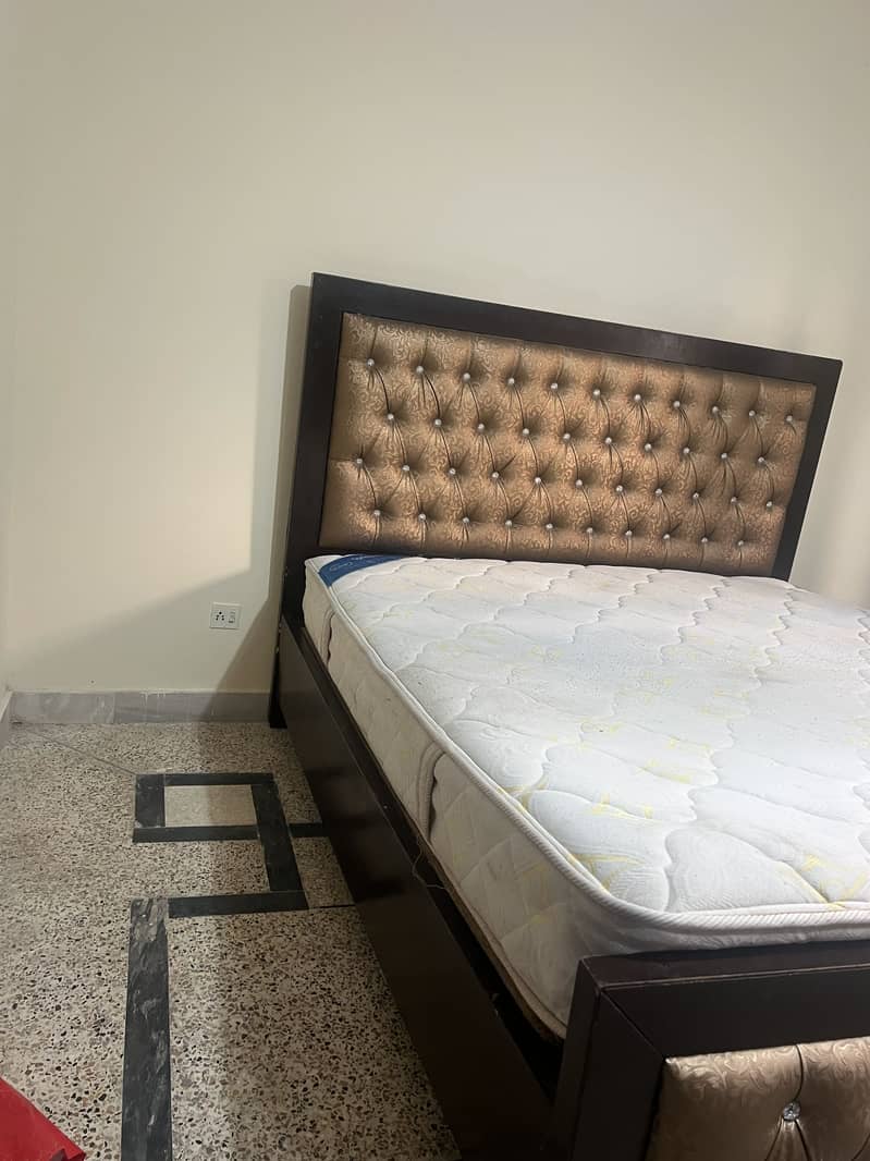 Bed and table 2