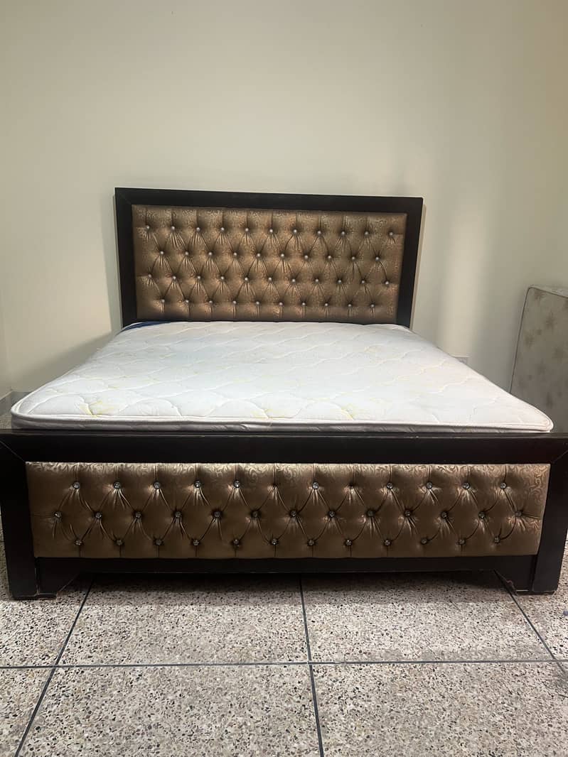 Bed and table 3