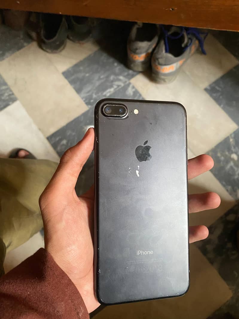 Apple iPhone 7 Plus 1