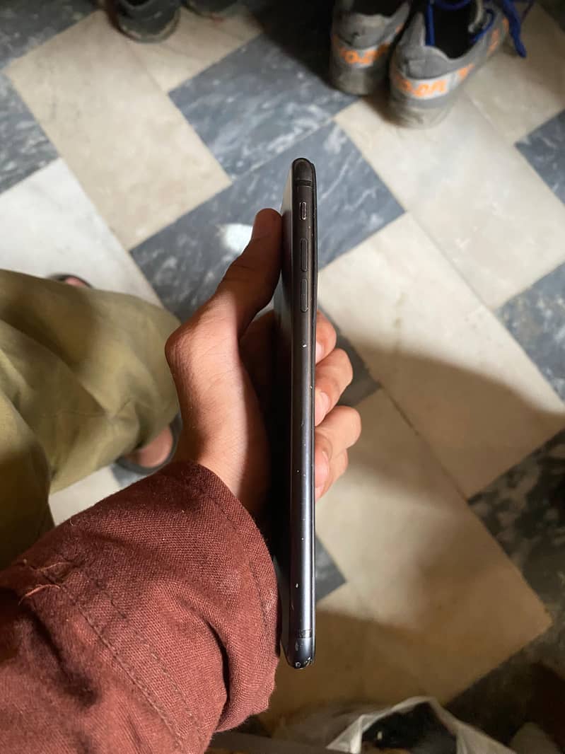 Apple iPhone 7 Plus 3
