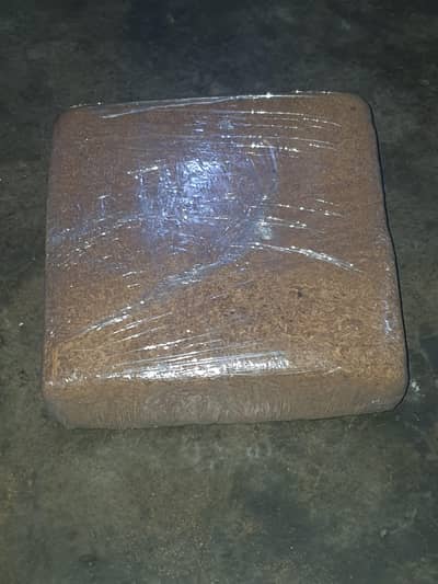 Compressed Coco Peat Block 3kg – Expands to 40+ Liters (Unused)