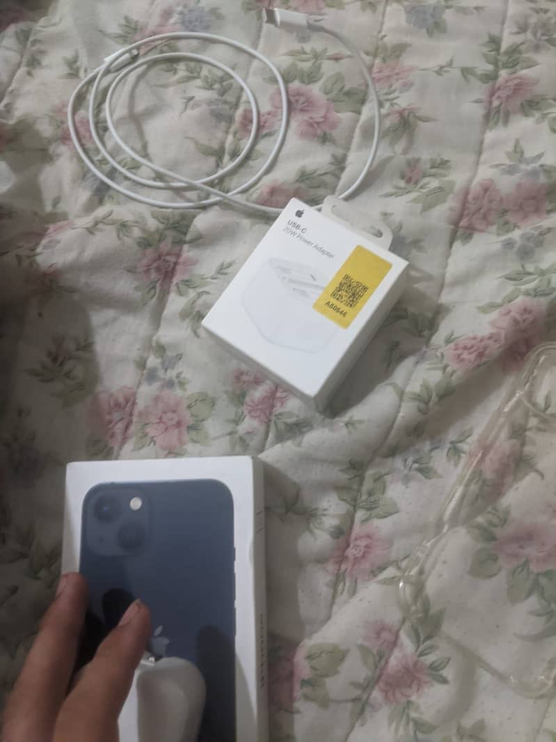 Apple iPhone 13 1