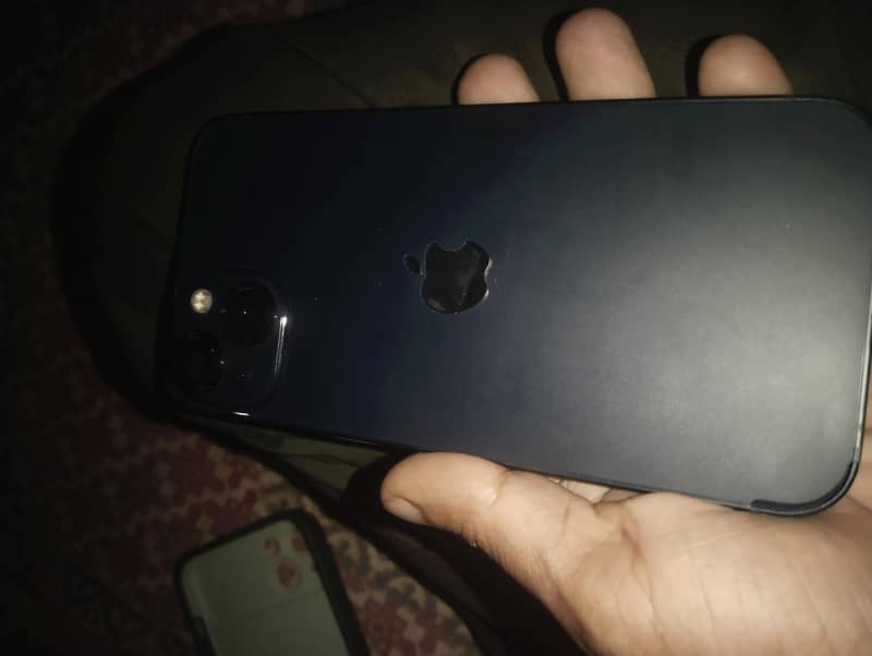 Apple iPhone 13 1