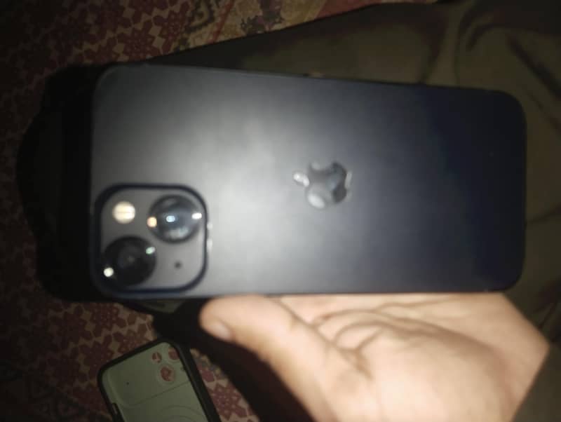 Apple iPhone 13 2