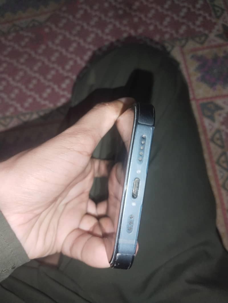 Apple iPhone 13 7