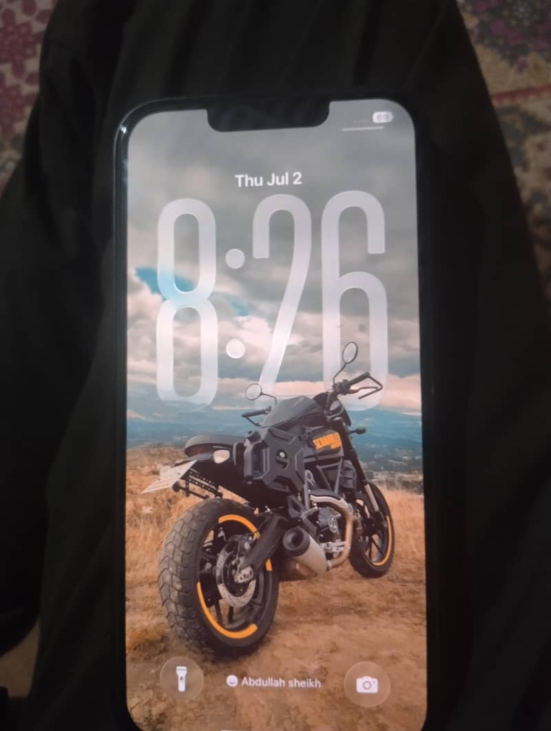 Apple iPhone 13 8