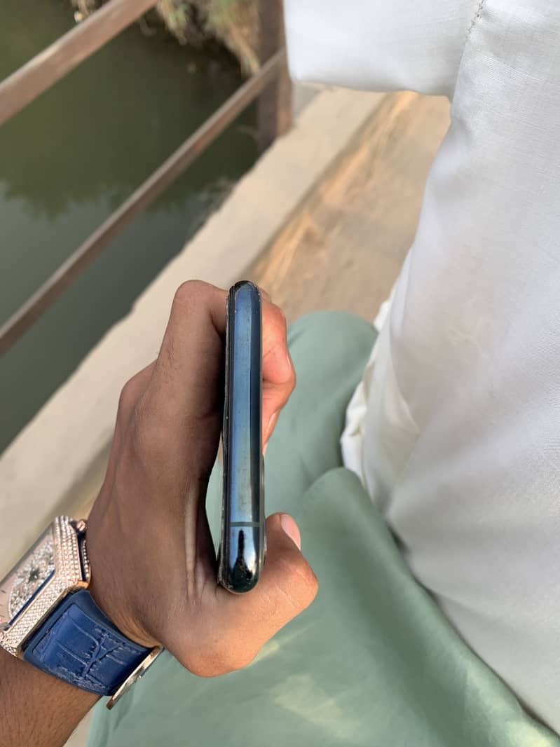 Apple iPhone 11 Pro Max 3