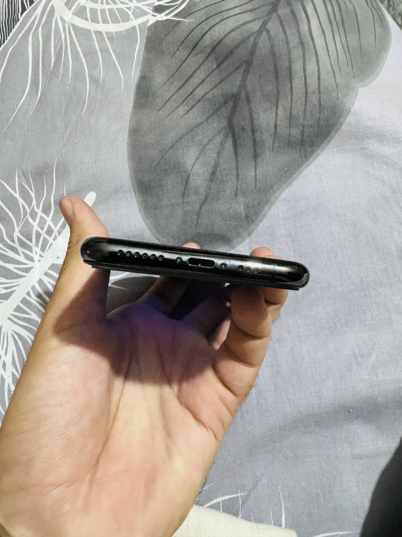 Apple iPhone 11 Pro 2