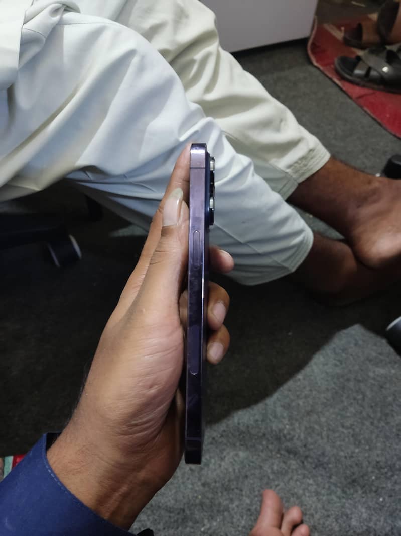 Apple iPhone 14 Pro Max 1