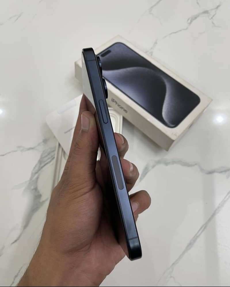 Apple iPhone 15 Pro Max 1