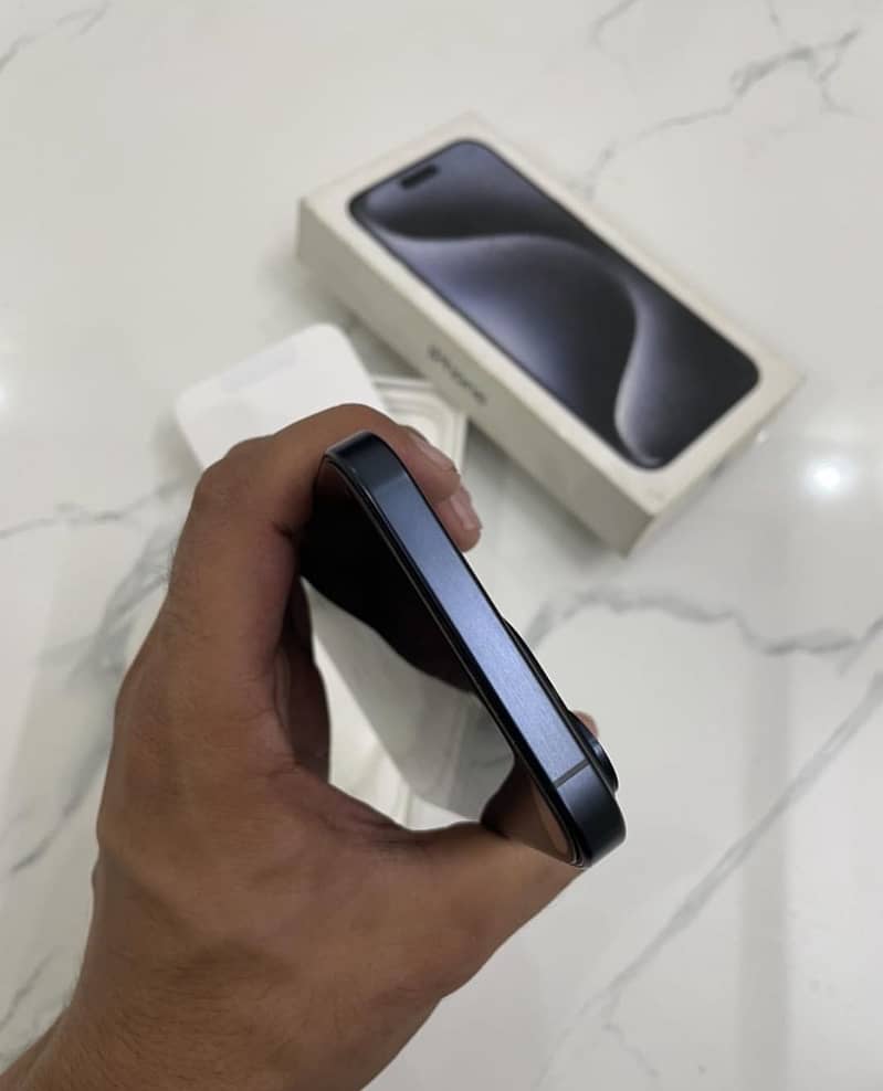 Apple iPhone 15 Pro Max 2