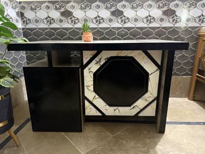Office Table Unused (New and Charming)