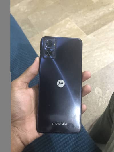 Motorola E22