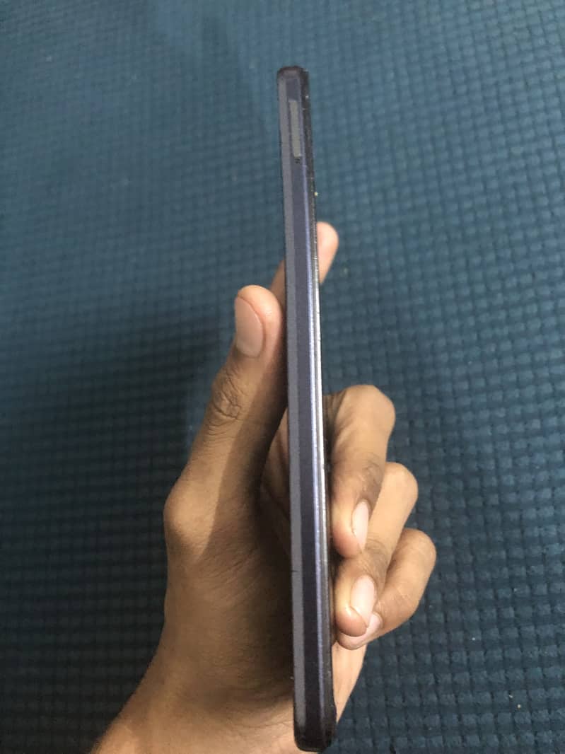 Motorola E22 3