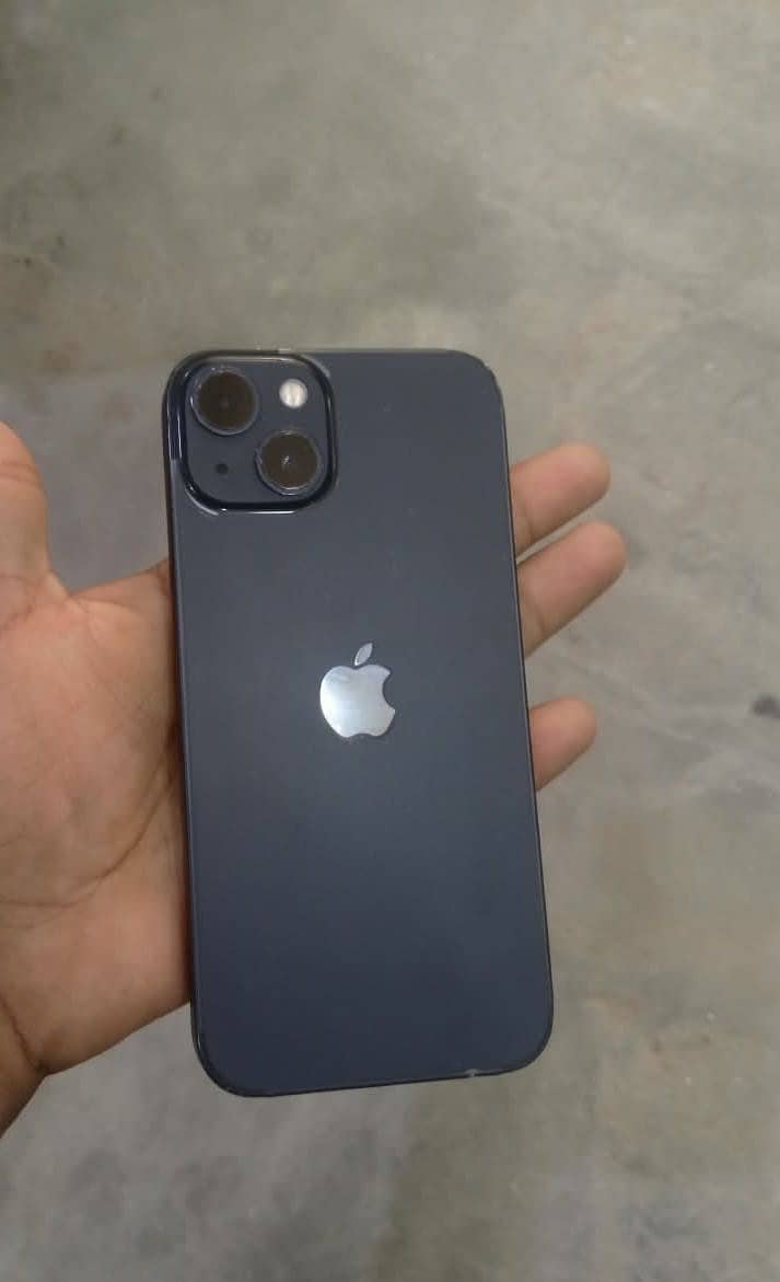 Apple iPhone 13 2