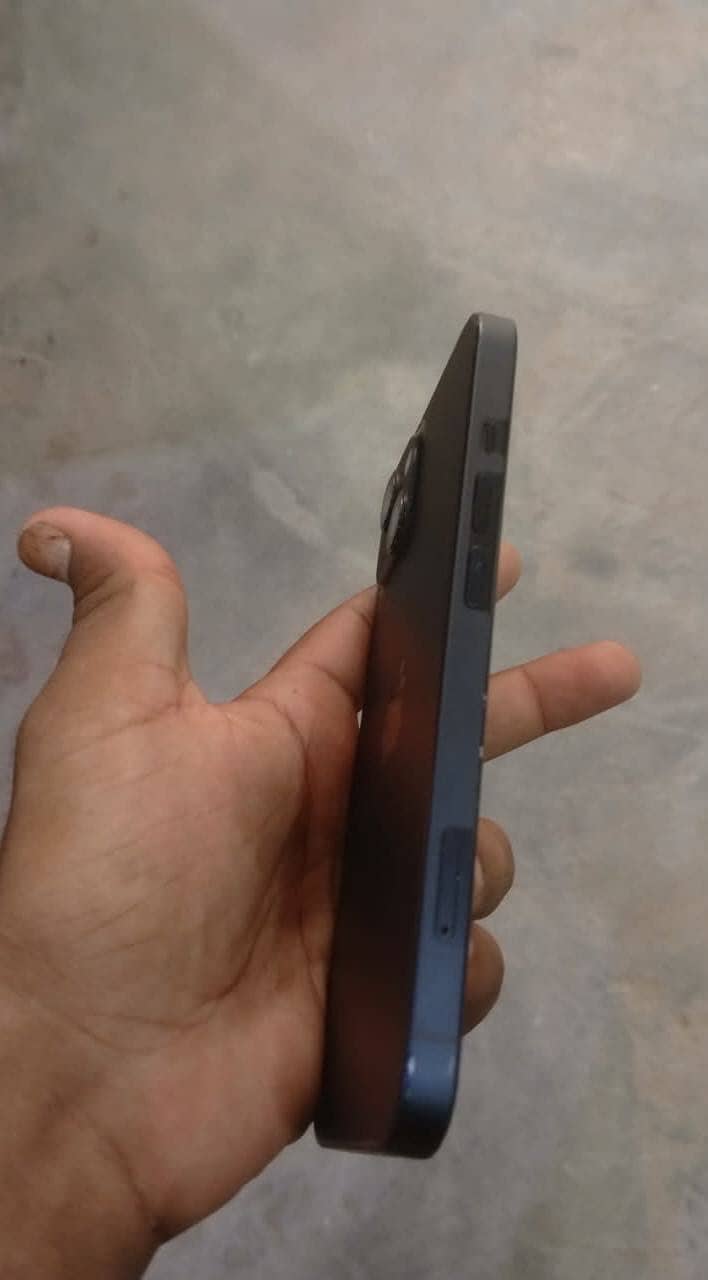 Apple iPhone 13 5