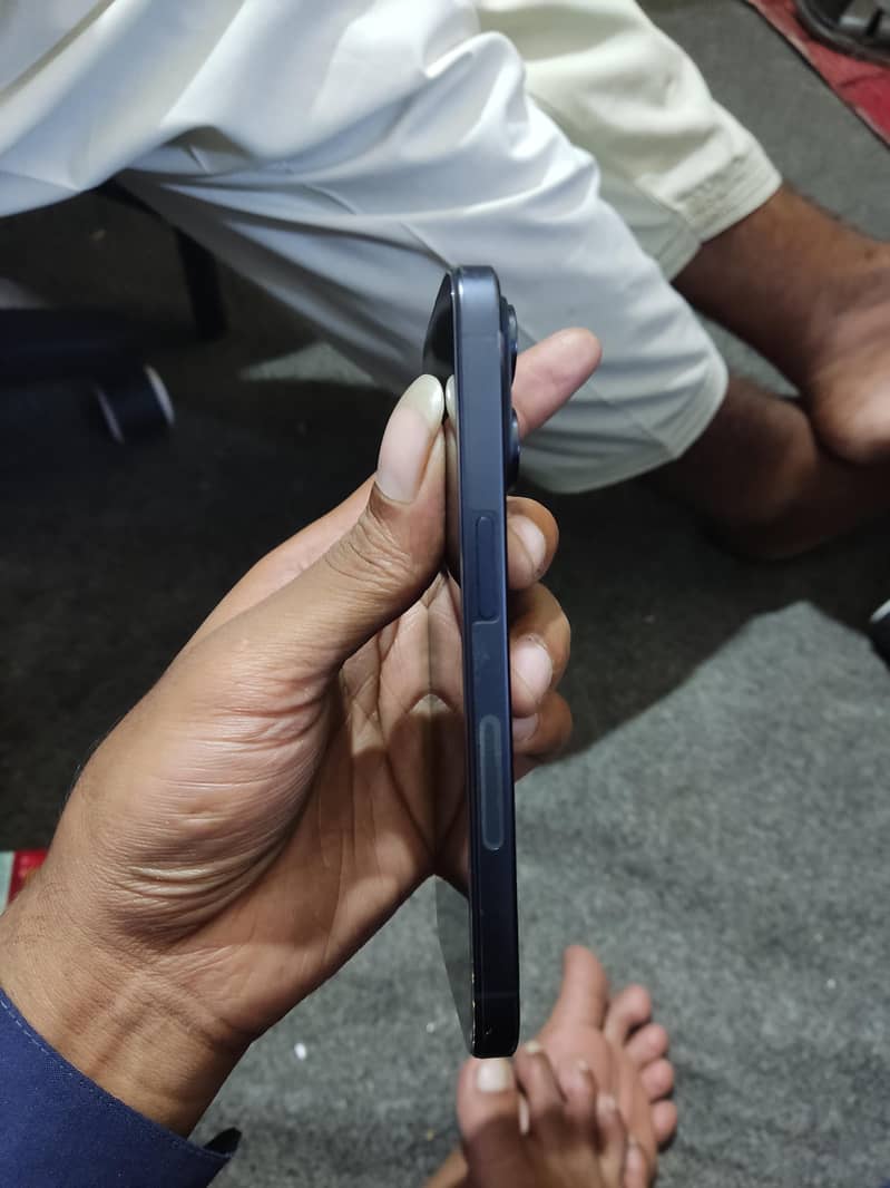 Apple iPhone 15 Pro 2