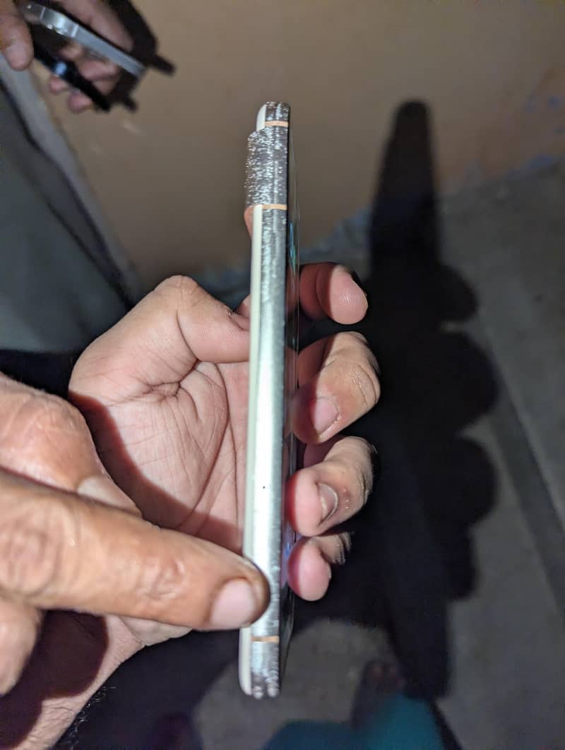 Google Pixel 8 2
