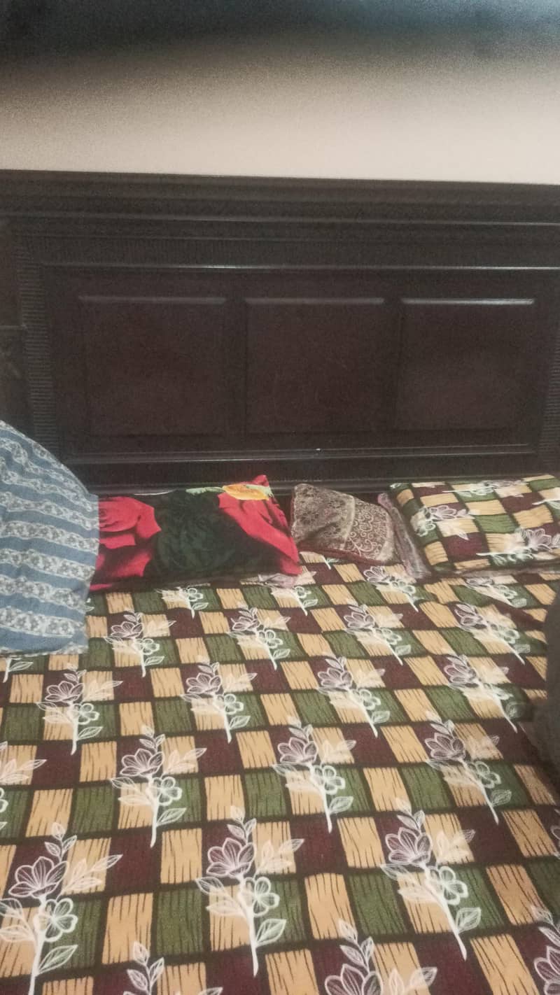 king bed with side table and dressing table 0