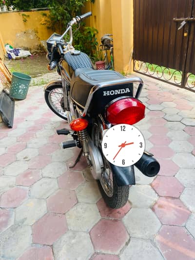 Honda 125 color back