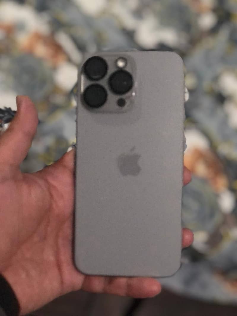 Apple iPhone 15 Pro Max 7