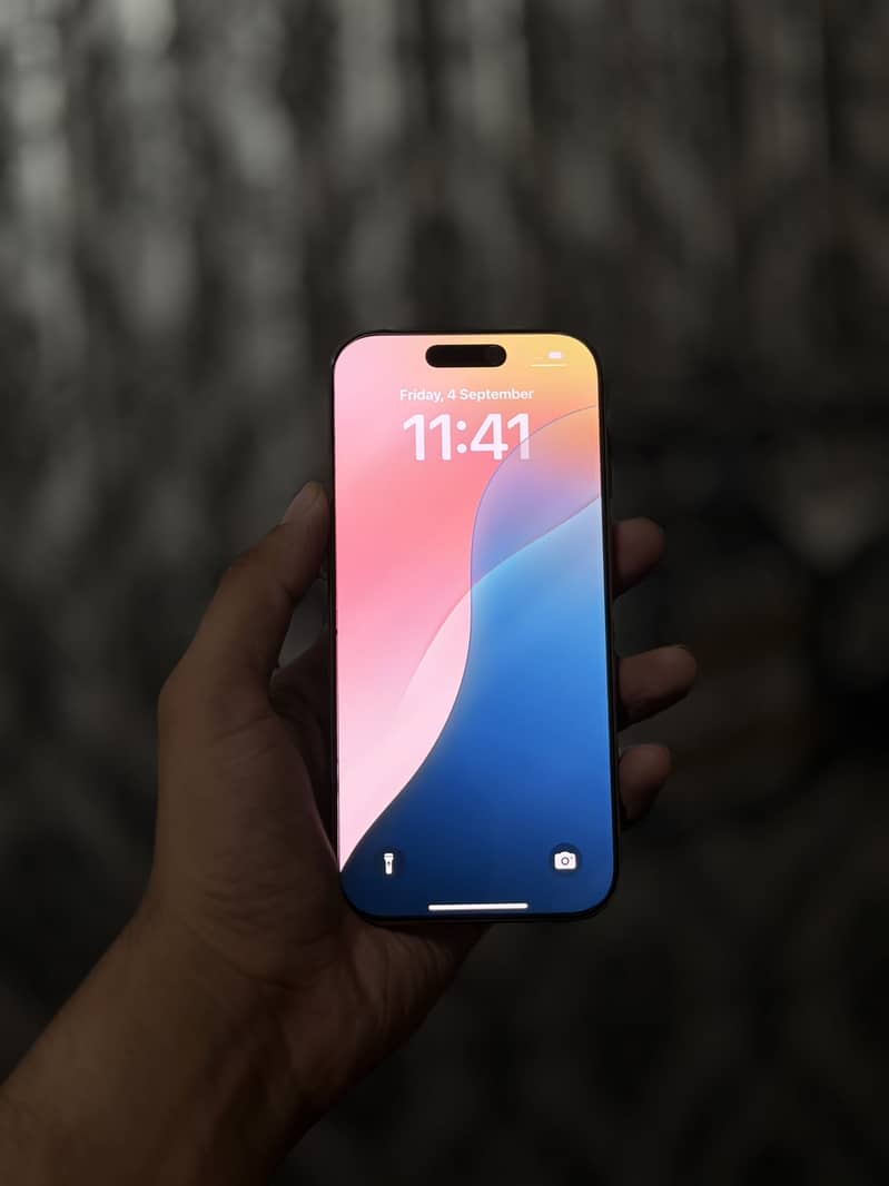 Apple iPhone 16 Pro 1