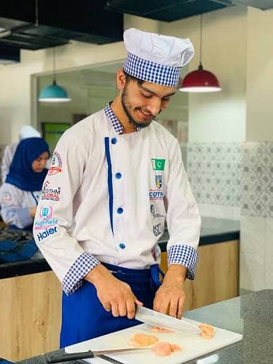 Chicken Shop ke liye Chicken Cutting Expert Executive