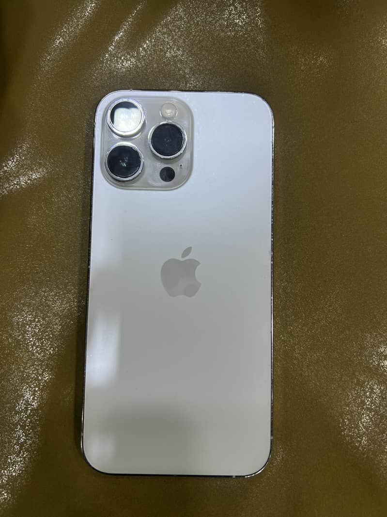 Apple iPhone 14 Pro Max 1