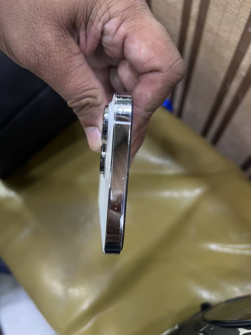 Apple iPhone 14 Pro Max 6