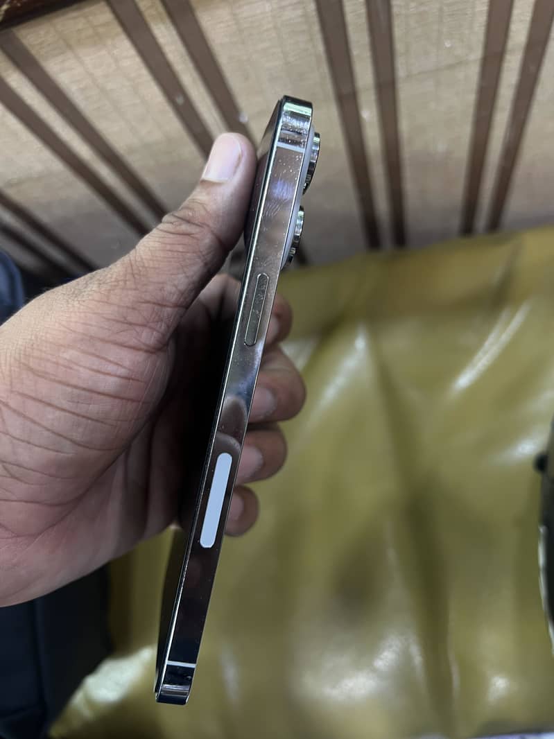 Apple iPhone 14 Pro Max 8