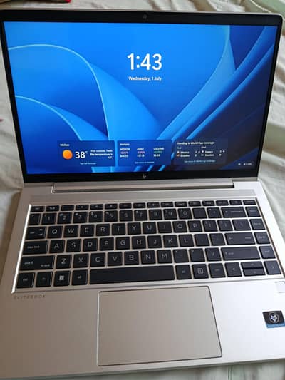 Hp elitebook 645 g9 ryzen 7 pro 5875 u 16 gb /512gb