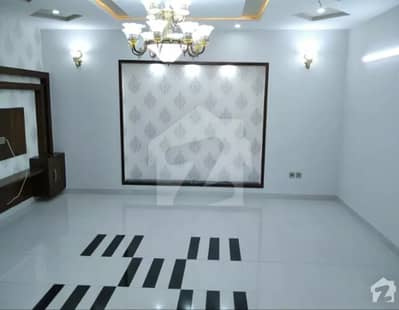 10 marla Outstanding double storey House In Airline Society