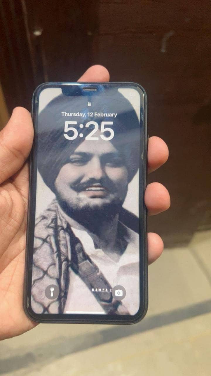 Apple iPhone 11 0
