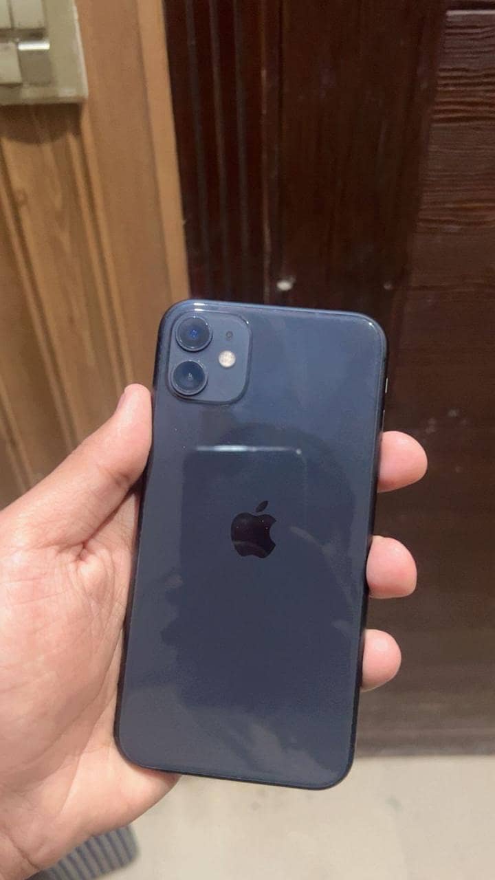 Apple iPhone 11 4
