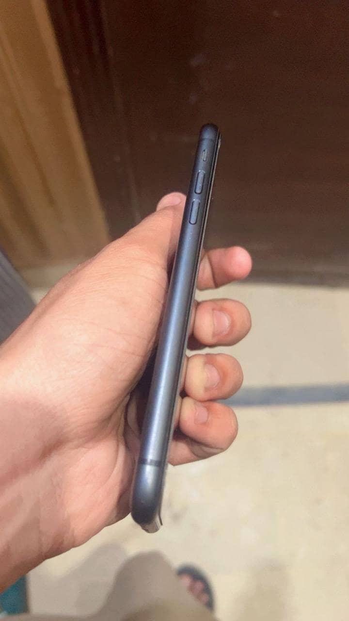 Apple iPhone 11 6