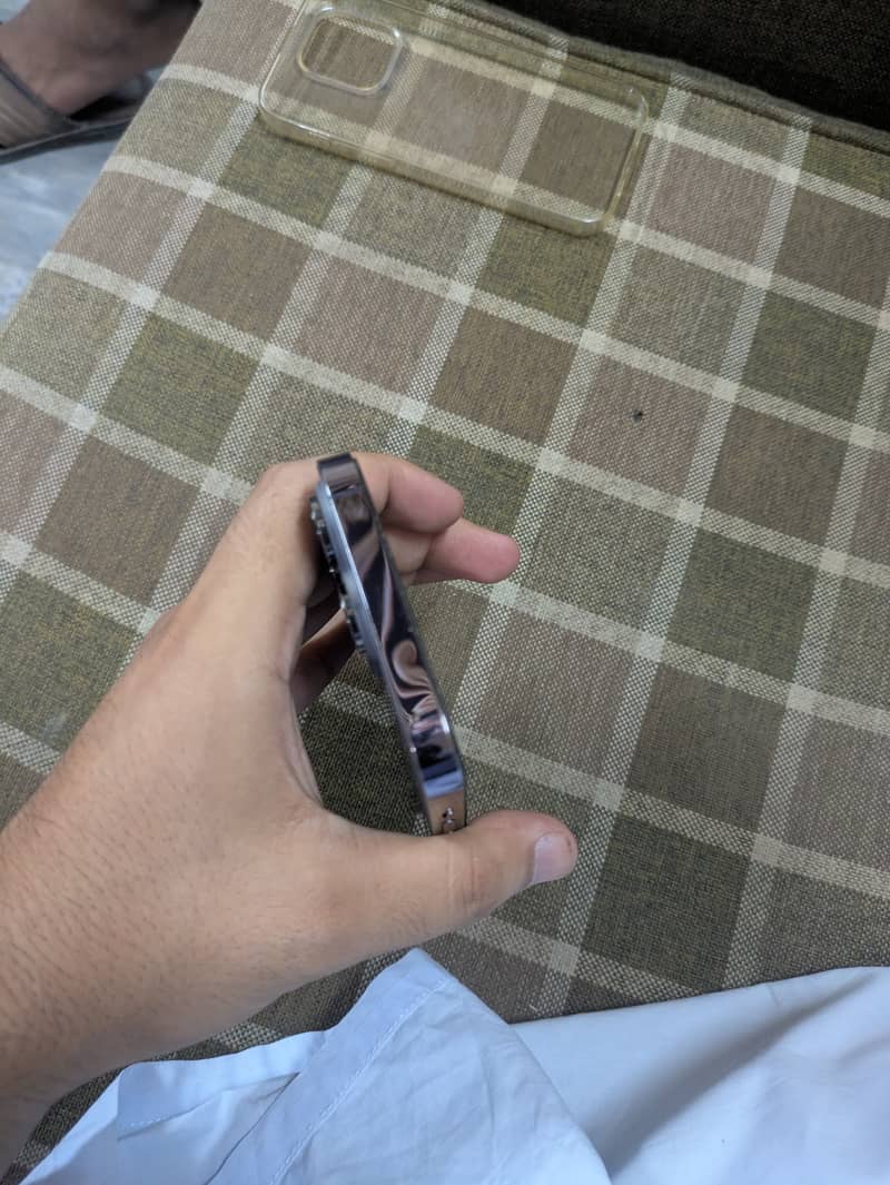 Apple iPhone 14 Pro Max 1
