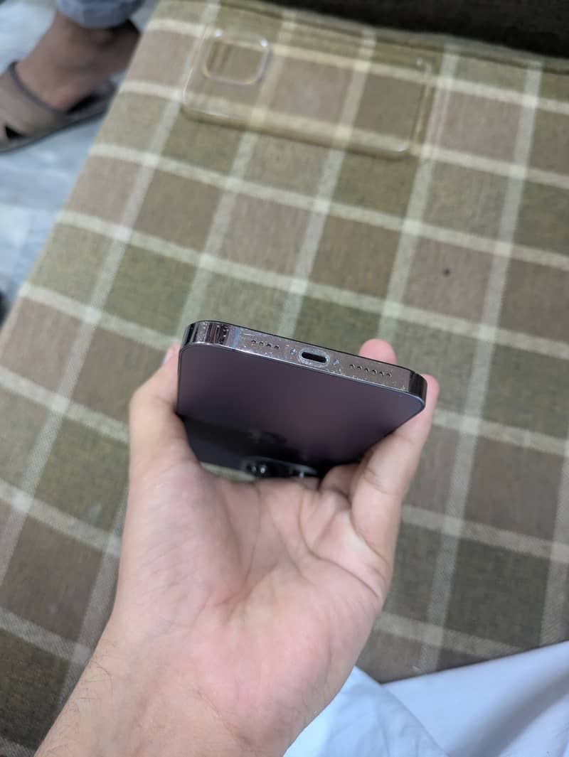 Apple iPhone 14 Pro Max 2