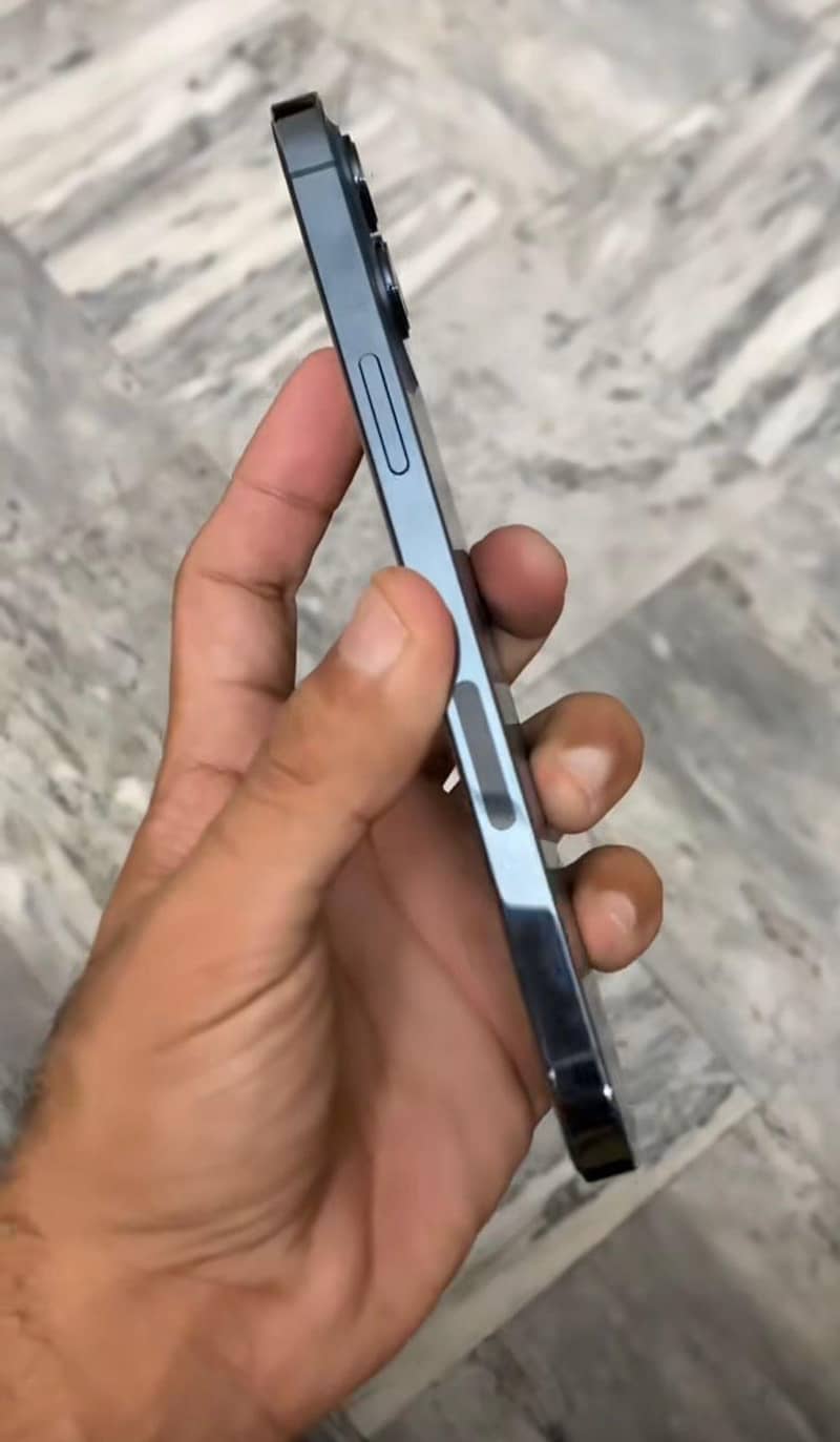 Apple iPhone 12 Pro 1