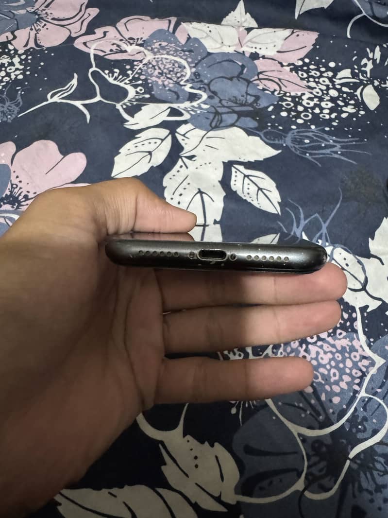 Apple iPhone 11 2