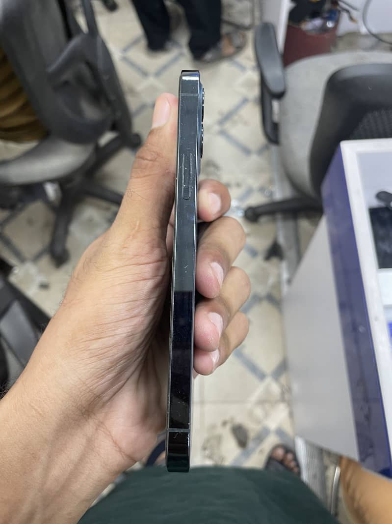 Apple iPhone 12 Pro 1