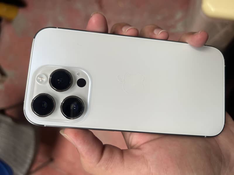 Apple iPhone 14 Pro 1