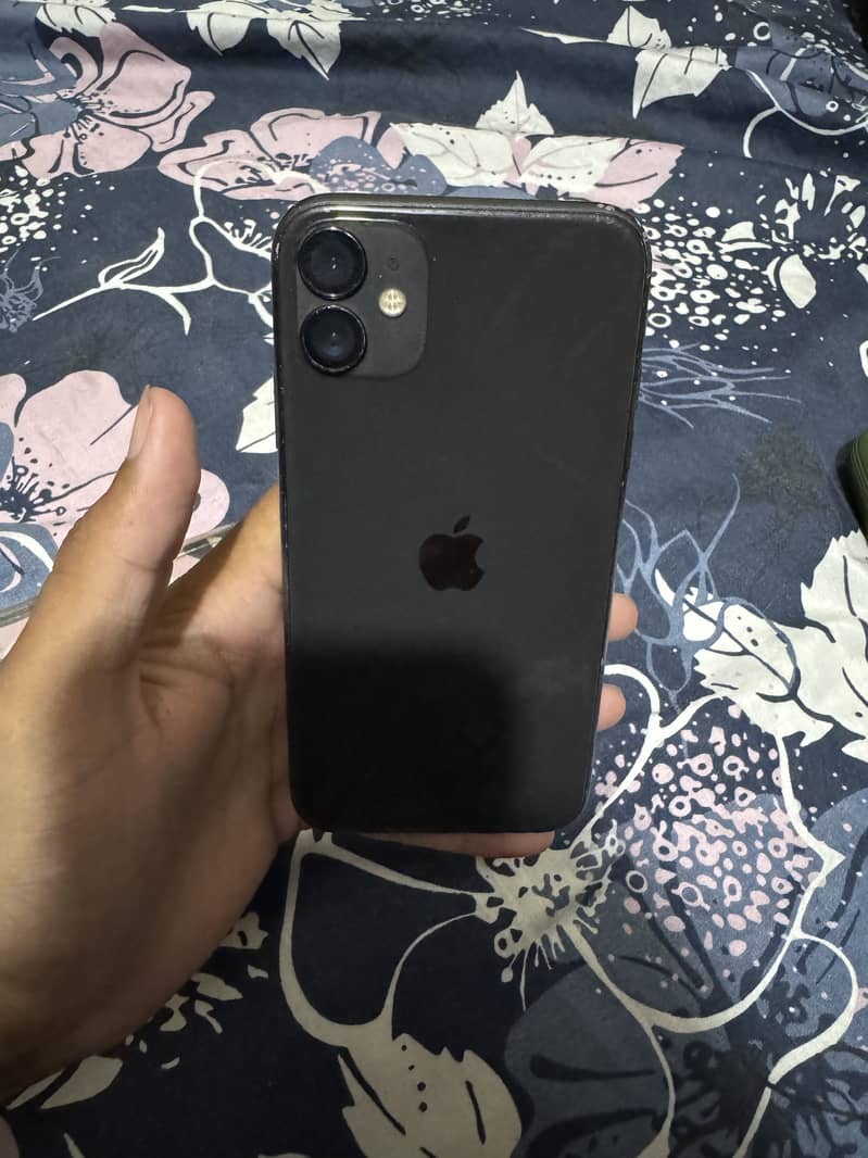 Apple iPhone 11 4