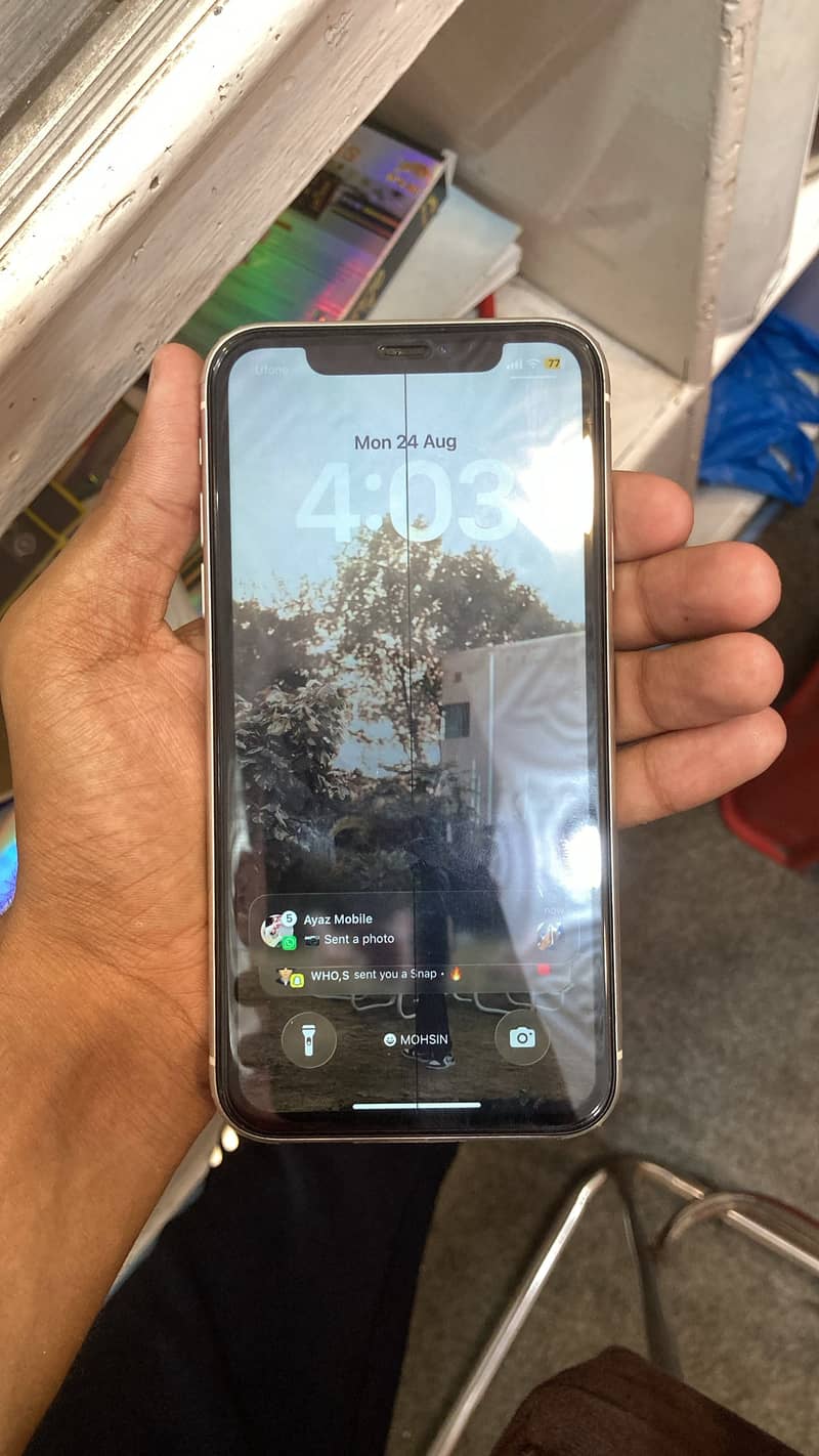 Apple iPhone 11 0