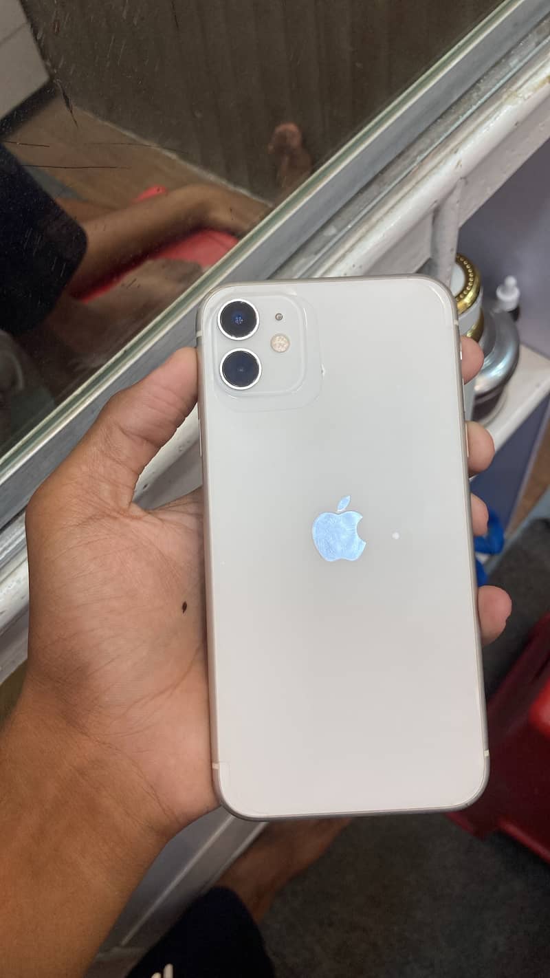 Apple iPhone 11 3