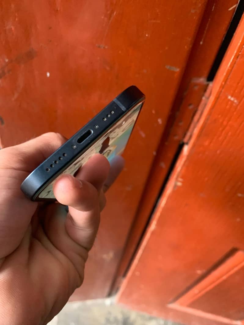 Apple iPhone 13 3