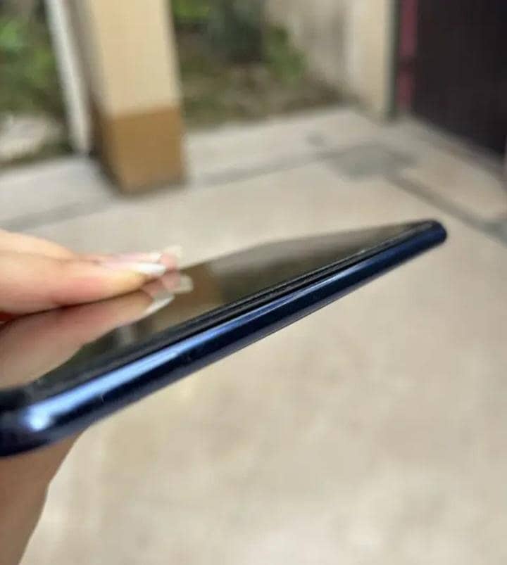 Vivo V21e 4