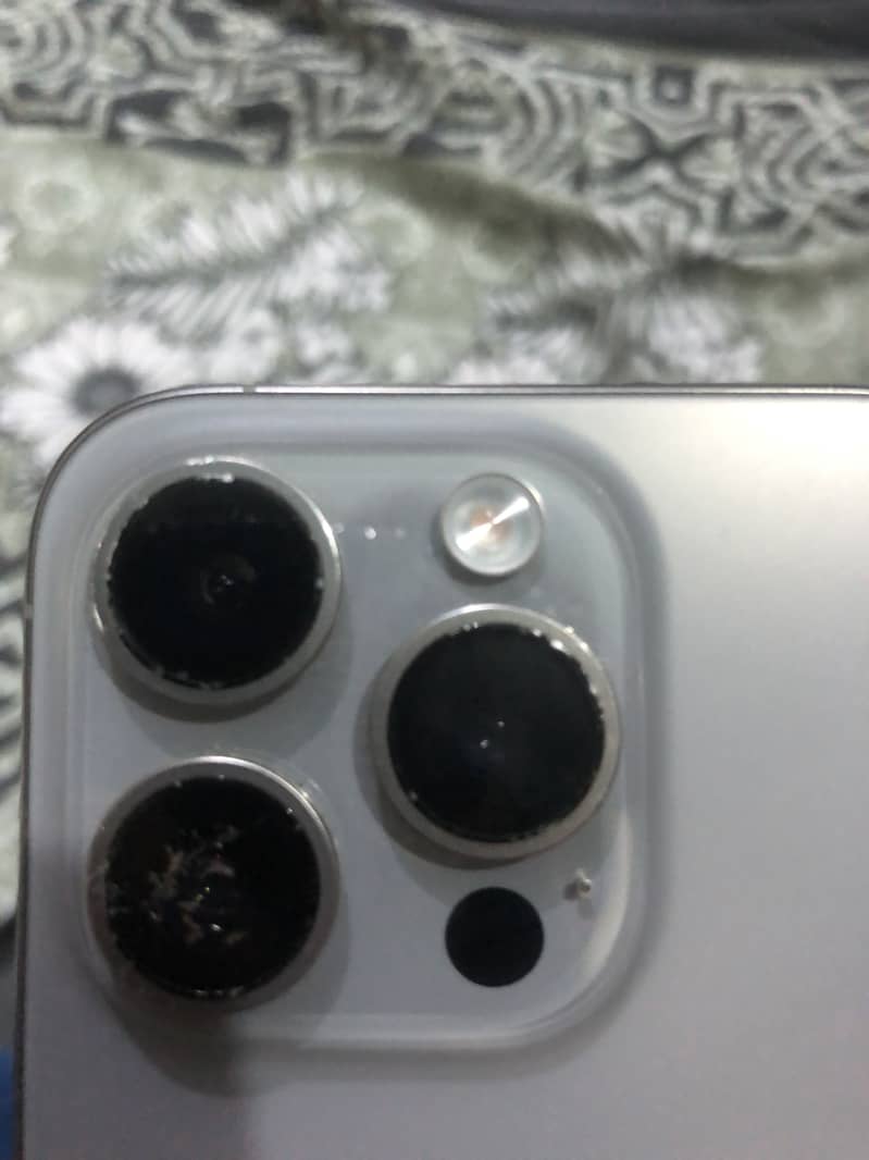 Apple iPhone 15 Pro 1