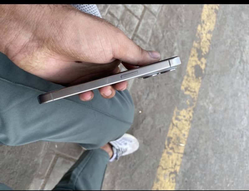 Apple iPhone 15 Pro 1