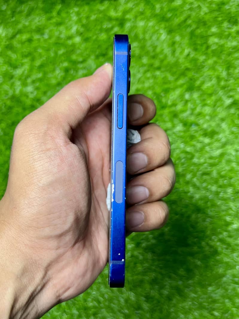 Apple iPhone 12 mini 4