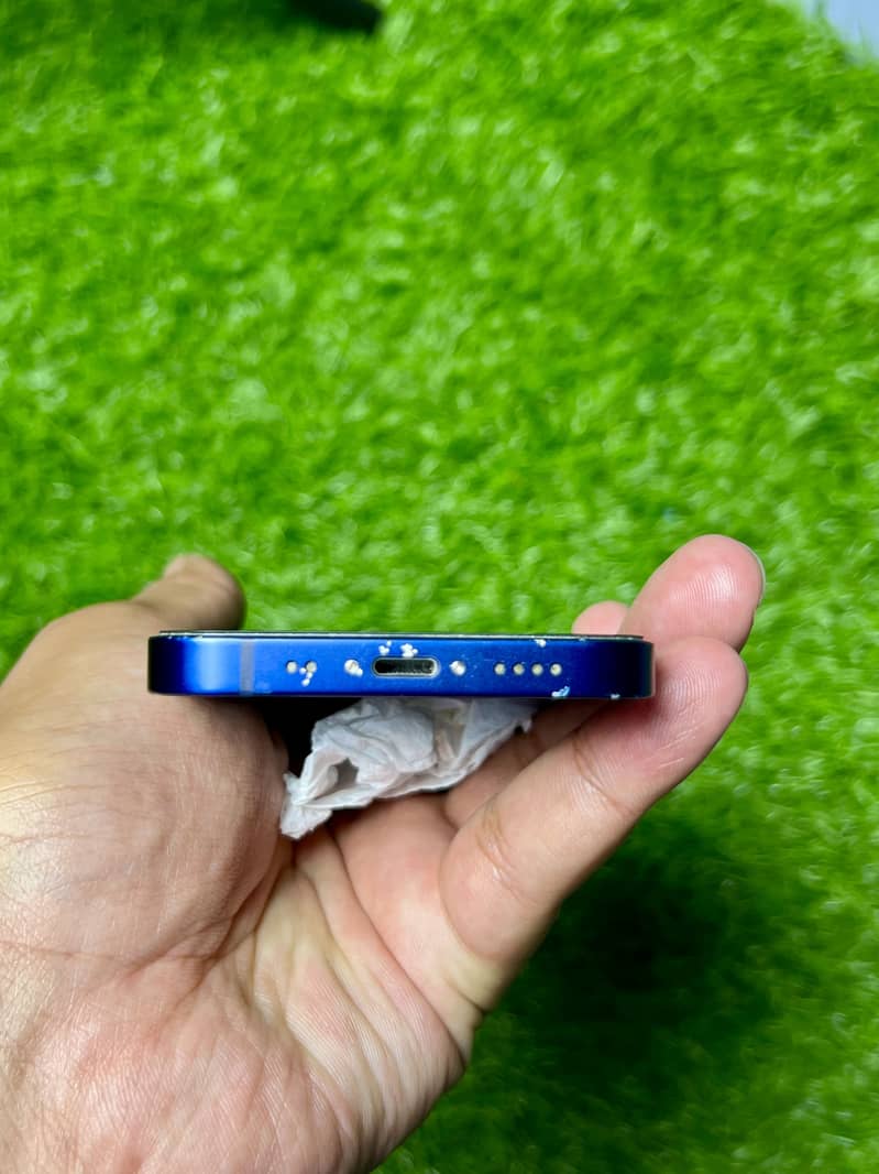 Apple iPhone 12 mini 6